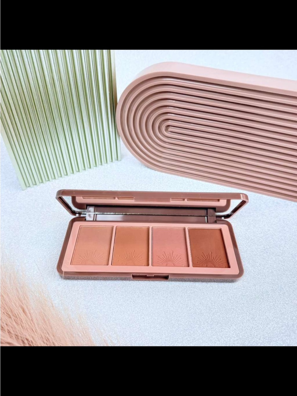 Pinky B Beauty Bronzer & Contour Palette - Hot commodity